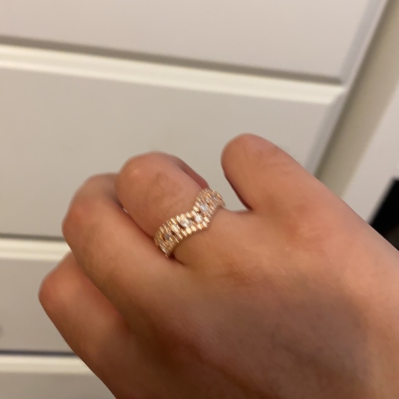 Rose gold Pandora ring brand new only tried on - Picture 3 of 5